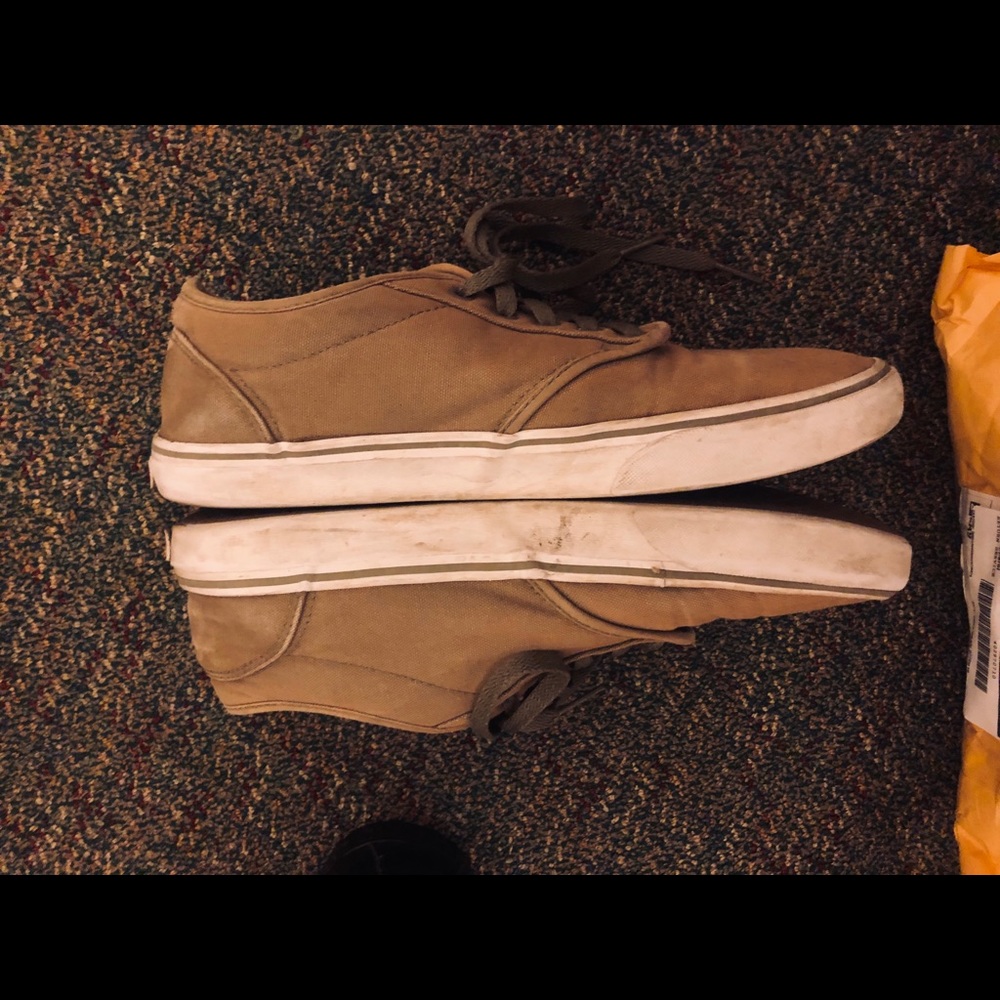 Vans - Picture 2 of 3